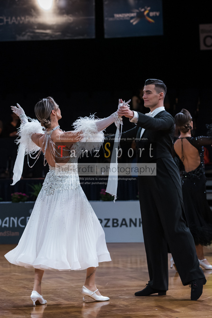 20250821_WDSF_GS_Std_R1_B1_3801 | Tanzsportbilder, Standardtanz, Lateintanz, WDSF, DTV, LTVB, dancecomp, goc, hessen tanzt, blaues band der spree, walzer, tango, wiener walzer, slowfox, quickstepp, samba, rumba, cha-cha-cha, paso doble. jive, hd-kroft photography, turniertanzsport