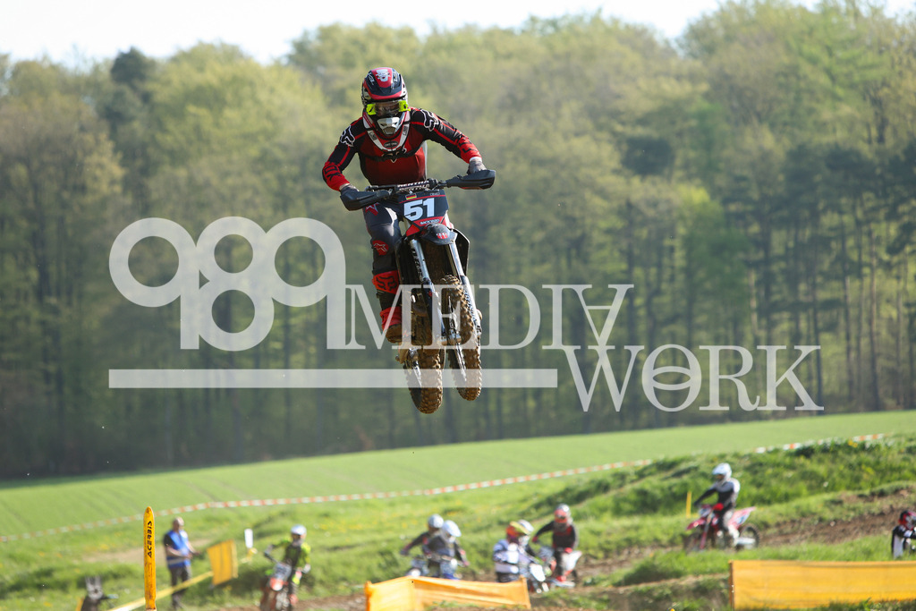 5E6A9824 | 989 MEDIAWORK
