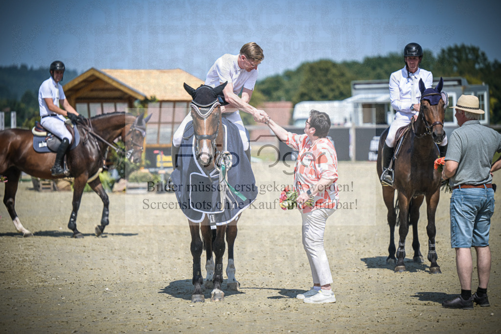 DOS_0021 | Entdecke hochwertige Reitturnierfotos von Foto Oger. Professionell, emotional und authentisch – jetzt Lieblingsmomente im Shop bestellen.Deutschlandweite Turnierfotografie. - Realisiert mit Pictrs.com