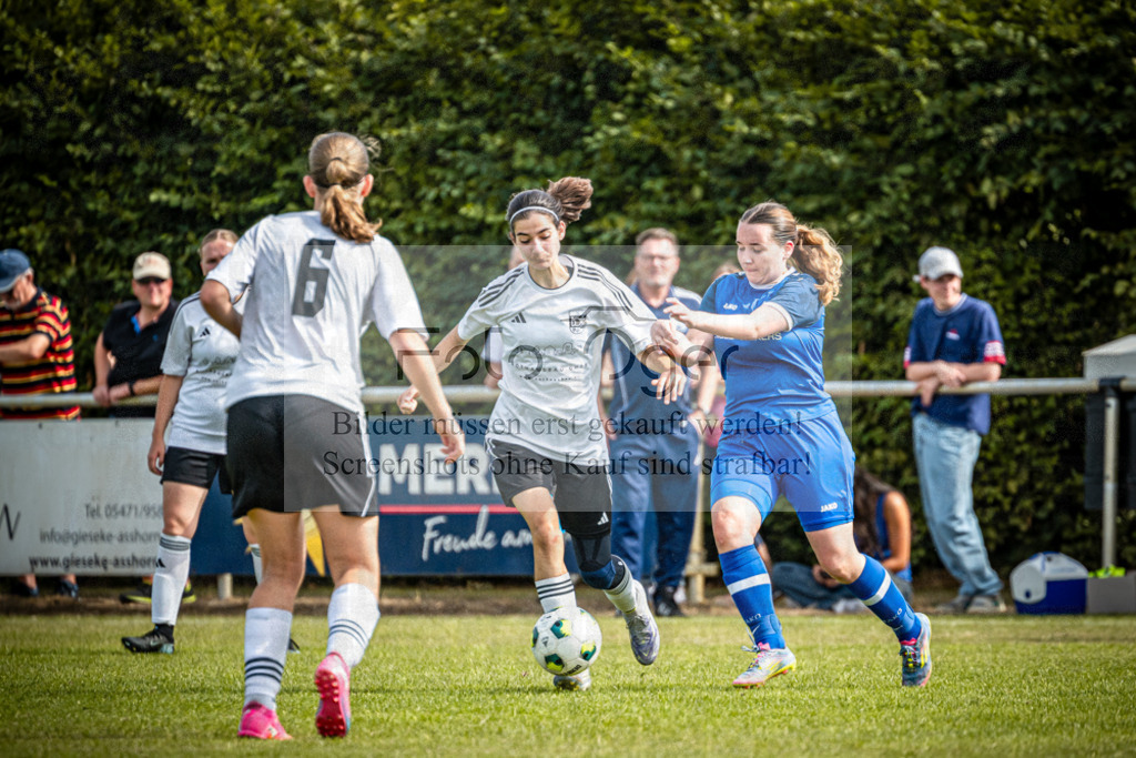 SG Bohmte/Ostercappeln/Schwagstorf - SV Harderberg - Frauen Bezirkpokal | Frauen Bezirkpokal · 1. Damen - 1. Damen · Sportplatz - Realisiert mit Pictrs.com