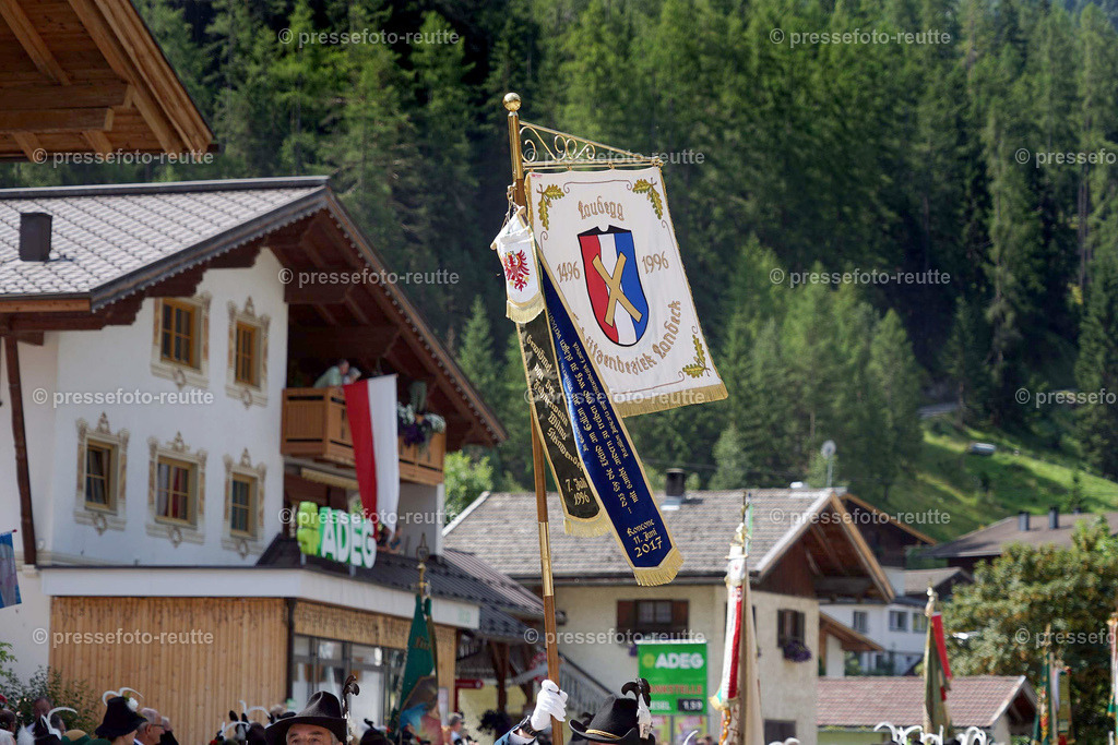 e07-news-2023-Juli23-Regimentsschuetzenfest3-Steeg-UMZUG_DORF-DSC07297 | Info aus dem Bezirk Reutte/Ausserfern Tirol sowie eine umfangreiche Bilddatenbank über die gesamte Region: Lechtal, Talkessel Reutte, Tannheimertal, Zwischentoren. Lech, Plansee, Zugspitze, Grenztunnel, B179, Fernpassstraße, Verkehr, Lawinen, Tradition, - Realisiert mit Pictrs.com