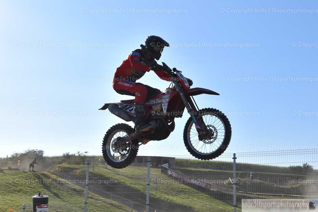 DSC_0574 | Sportfotografie , Motorsport, Motoross, Reitsport, Mointainbike, Enduro,
Landschaft , Outdoor, Eventfotografie, Landschaft, Bilder online bestellen - Realisiert mit Pictrs.com