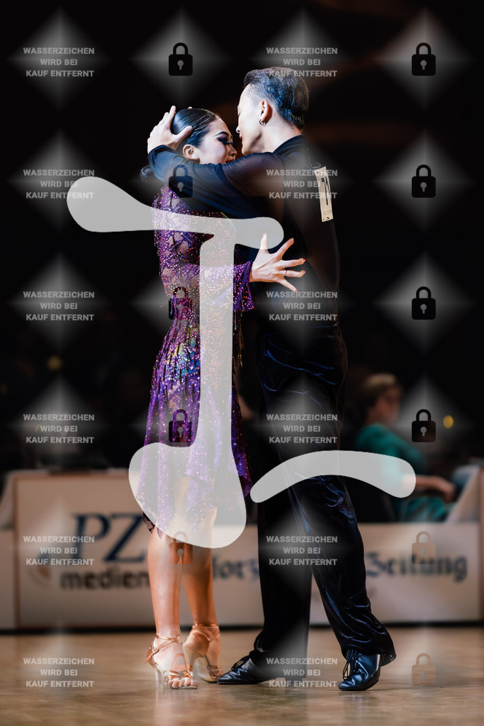 Goldstadtpokal 2025 - WDSF Open Latin Youth 1st (71) Chenbo Liu _ Chengming Zhang (P.R. China)-2025-01-25-0491 | Webshop for digital downloads and prints of dance sport, event & show photographer Julian Link - Realisiert mit Pictrs.com