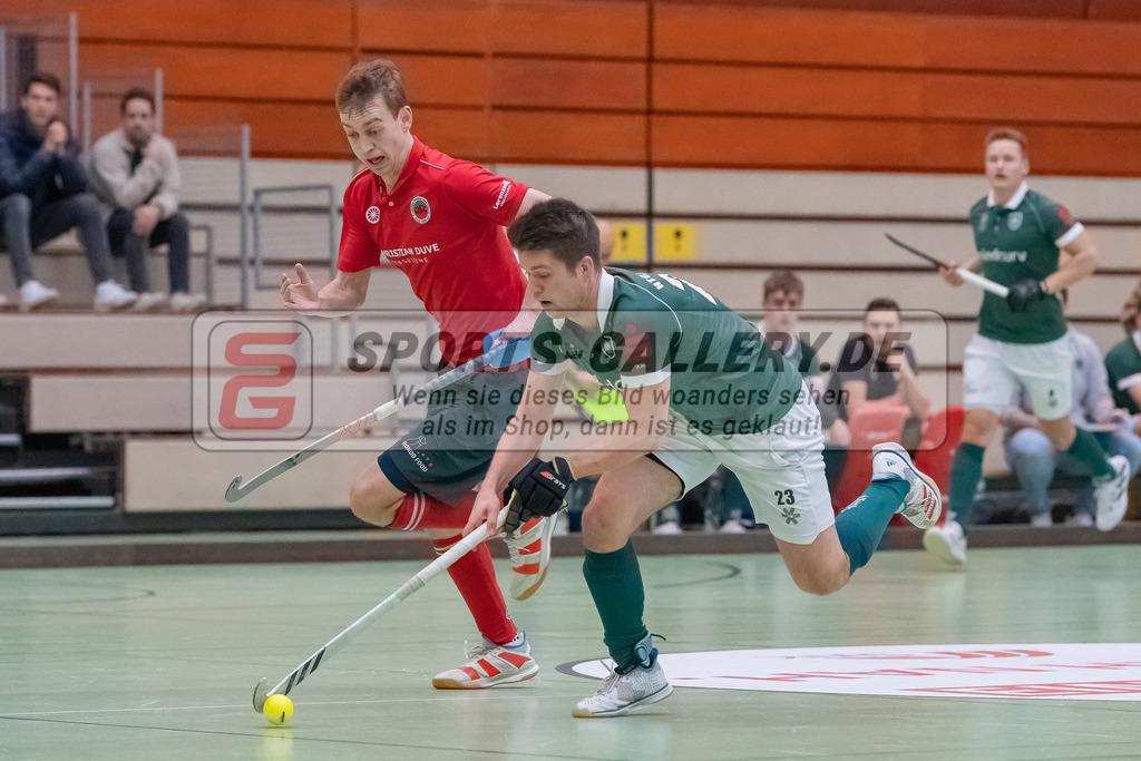 HK_20230108_102389 | 1. Bundesliga ( Halle ) Herren Crefelder HTC - Uhlenhorst Mülheim am 8.1.2023 Crefelder HTC  ( CHTC ), Krefeld , Max Godau ( Uhlenhorst Mülheim #23 ) , Breucker Julius ( Crefelder HTC #2 )