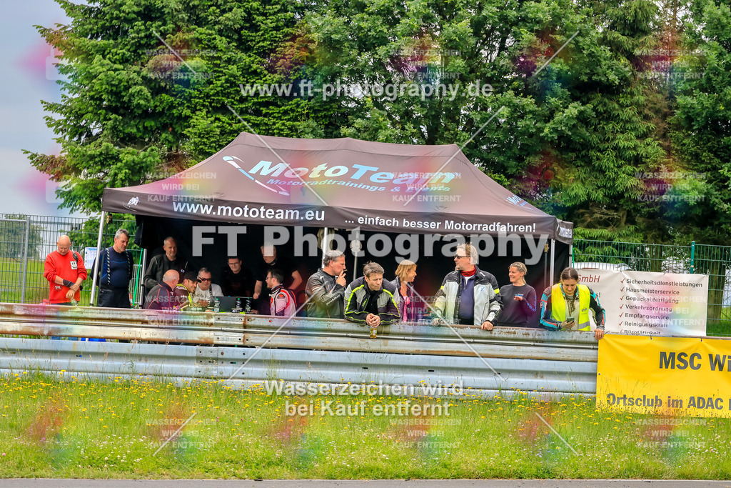 VBK-7366 | Hier findet Ihr Bilder von Touristenfahrten auf der Nürburgring Nordschleife oder von anderen Veranstaltungen die ich besucht habe. Viel Spass beim Durch Schauen 
