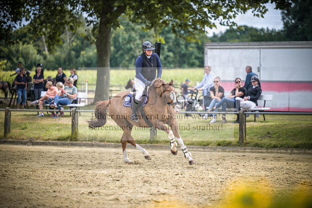 DOS_4599 | Entdecke hochwertige Reitturnierfotos von Foto Oger. Professionell, emotional und authentisch – jetzt Lieblingsmomente im Shop bestellen.Deutschlandweite Turnierfotografie. - Realisiert mit Pictrs.com