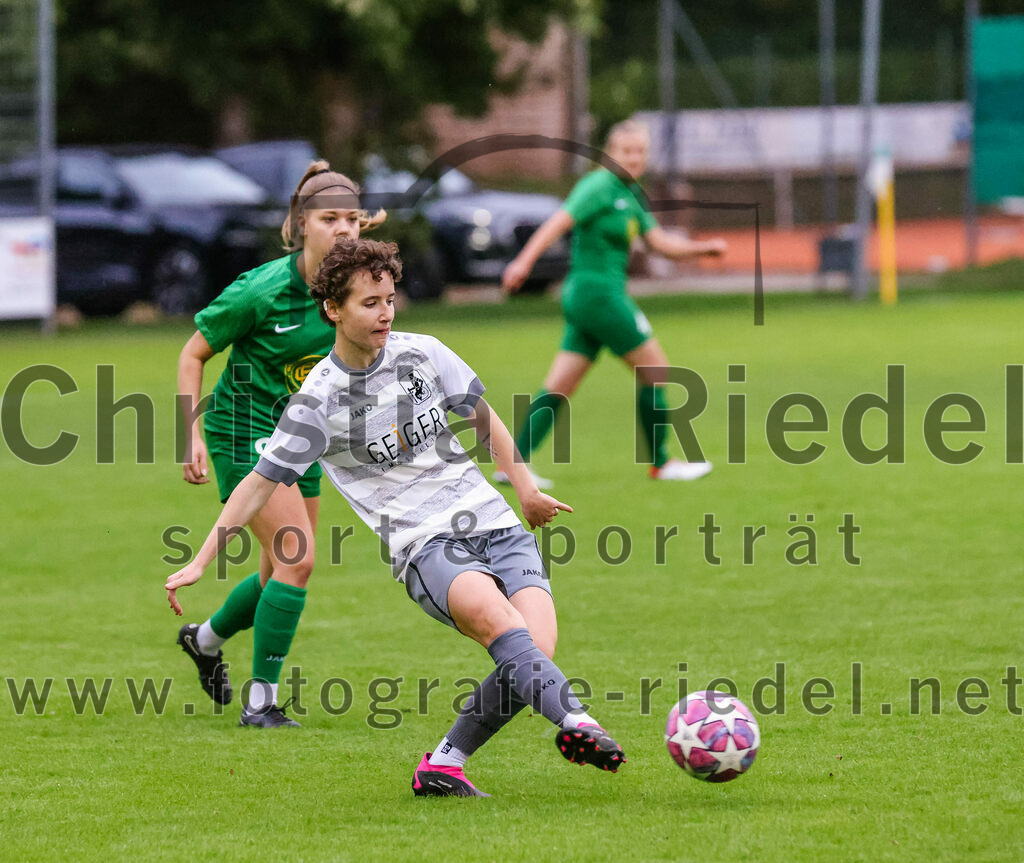 2023-10-07_071_FC_Forstern_gegen_TSV_Schwaben_Augsburg | Forstern, Deutschland, 07.10.2023:
Fußball, Frauen Bayernliga 2023 / 2024, 6. Spieltag, FC Forstern gegen TSV Schwaben Augsburg, Endergebnis: 1:6

Tamara Schneider (TSV Schwaben Augsburg, #21)

Foto: Christian Riedel / fotografie-riedel.net