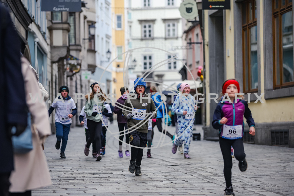 SILVESTERLAUF LINZ 25 | Linz, AUSTRIA, 31. Dezember 25, TRIRUN SILVESTERLAUF LINZ 25 , Image shows: 
Photo: WAPICS / BINDER Manuel