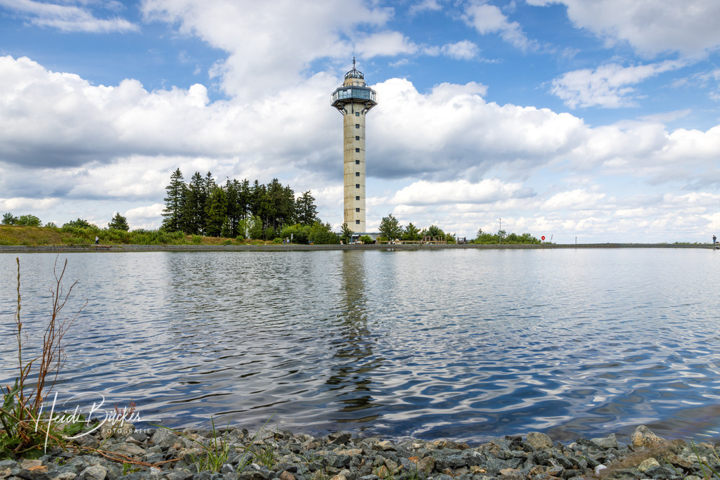 Hochheideturm in Willingen | Hochheideturm mit Speicherbecken in Willingen auf dem Ettelsberg - Realisiert mit Pictrs.com