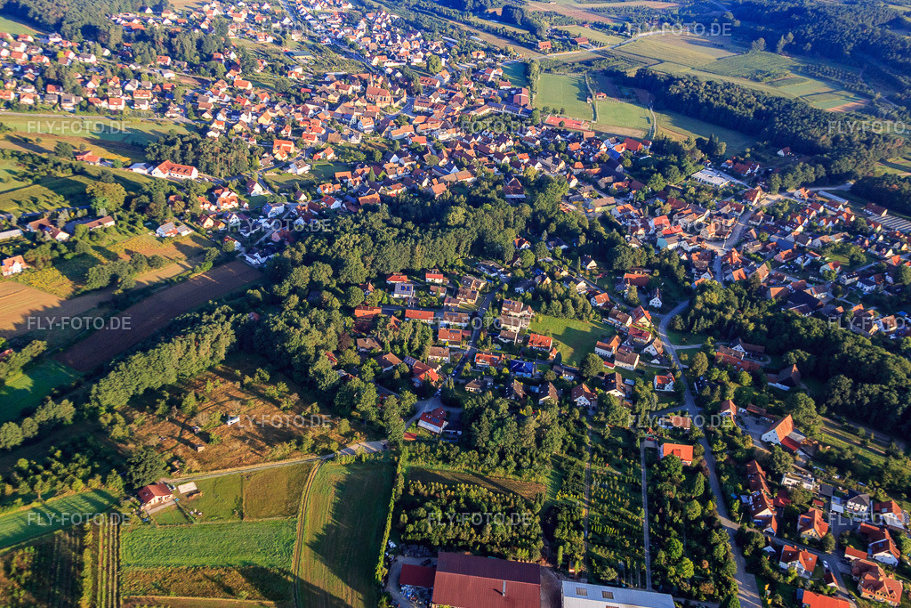 Baumschule Schmidtlein Hans http://www.baumschule-schmidtlein.de/ | Luftbild: Baumschule Schmidtlein Hans http://www.baumschule-schmidtlein.de/ in Effeltrich im Bundesland Bayern in Deutschland. Foto: IMG_092622.jpg vom 07.08.2016 durch Werner Riehm/FLY-FOTO.de - Realisiert mit Pictrs.com
