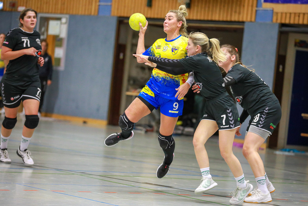 SVN_TvVoerde_021124_021 | Bildergalerie von Sport-Ereignissen aber auch von weiteren spannenden Dingen - nicht nur vom Niederrhein. In Anlehnung an den bekannten Spruch von Hanns Dieter Hüsch heißt das Motto: "Niederrhein ist überall".  - Realisiert mit Pictrs.com