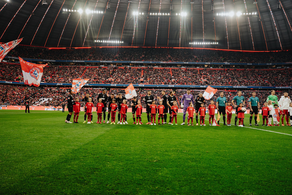 _STP8404 | Der offizielle Shop für FC St. Pauli Fotos. Wähle aus Spielszenen & Fanmomenten dein FCSP Wunschformat. Wir liefern Millerntor-Atmosphäre.