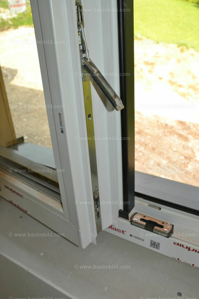 bib-lg14-fenster-0114 | Nach LV-Leistungsgruppen sortierte Detailfotos über den Bau eines Hauses. Alle Hausbau-Bilder direkt vom Urheber und Autor der Website Haus-Selber-Bauen.com