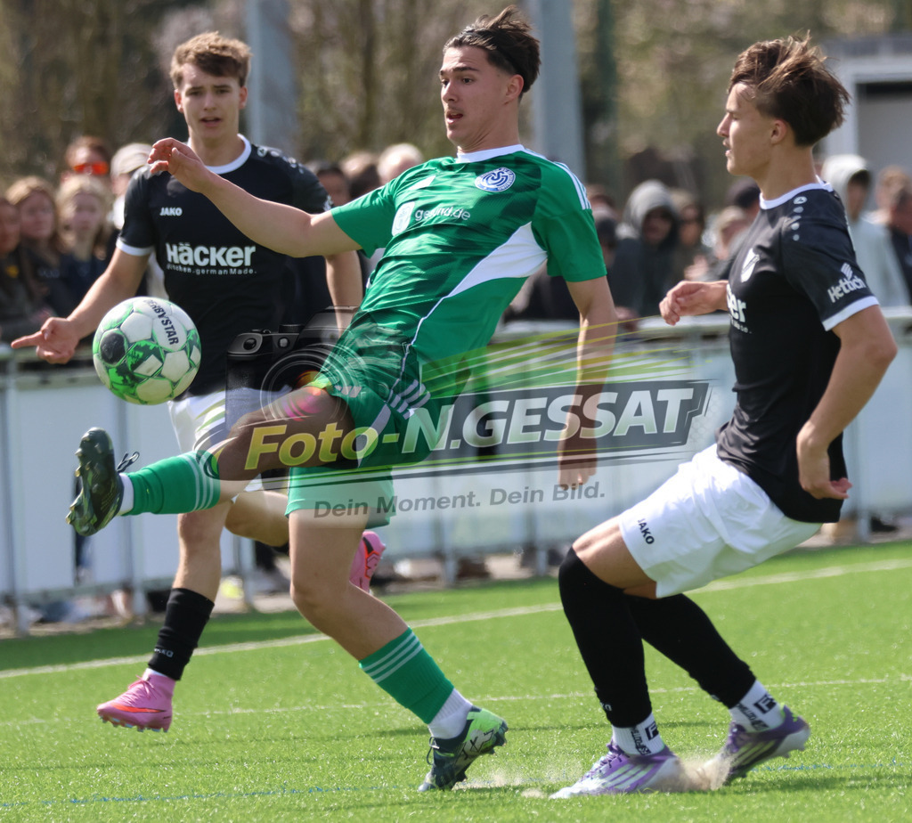 SV Rödinghausen - MSV Duisburg | Auf dem Bild zu sehen: schwarz SV Rödinghausen ; grün MSV Duisburg: SV Rödinghausen, MSV Duisburg, Saison 25/26, A-Jugend, Testspiel, Rödinghausen, Deutschland - Realisiert mit Pictrs.com