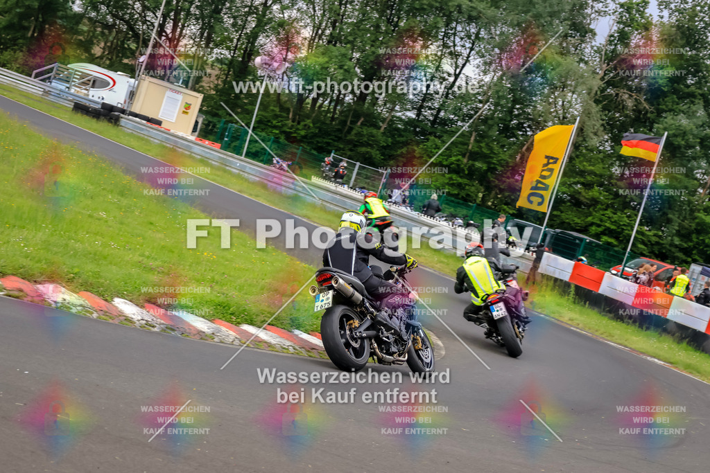 VBK-6233 | Hier findet Ihr Bilder von Touristenfahrten auf der Nürburgring Nordschleife oder von anderen Veranstaltungen die ich besucht habe. Viel Spass beim Durch Schauen 
