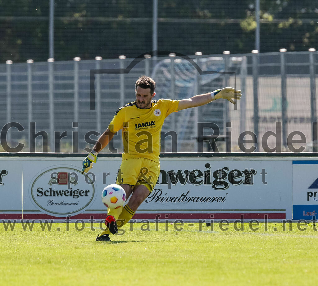 2023-09-16_029_FC_Langengeisling_gegen_TSV_Dorfen | Erding, Deutschland, 16.09.2023:
Fußball, Bezirksliga Oberbayern Ost 2023 / 2024, 9. Spieltag, FC Langengeisling gegen TSV Dorfen, Endergebnis: 3:1

Torwart Alexander Wolf (TSV Dorfen, #1)

Foto: Christian Riedel / fotografie-riedel.net
