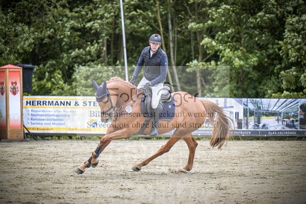 DOS_3761 | Entdecke hochwertige Reitturnierfotos von Foto Oger. Professionell, emotional und authentisch – jetzt Lieblingsmomente im Shop bestellen.Deutschlandweite Turnierfotografie. - Realisiert mit Pictrs.com