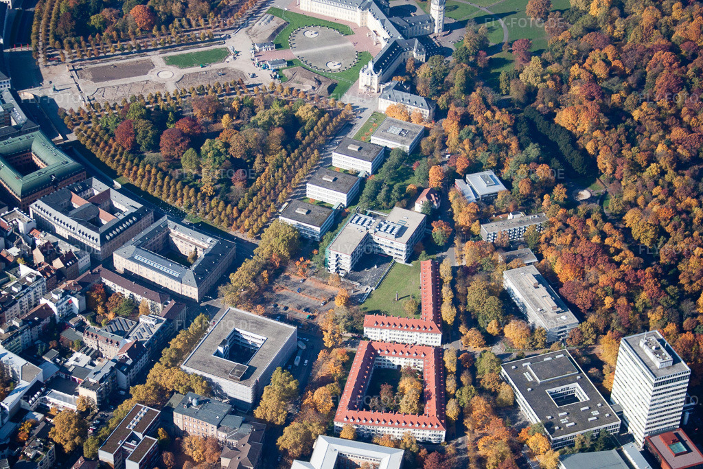 Luftbild: Hochschule KIT im Ortsteil Innenstadt-Ost in Karlsruhe im Bundesland Baden-Württemberg in Deutschland. Foto: IMG_35165.jpg vom 31.10.2010 durch Werner Riehm/FLY-FOTO.de