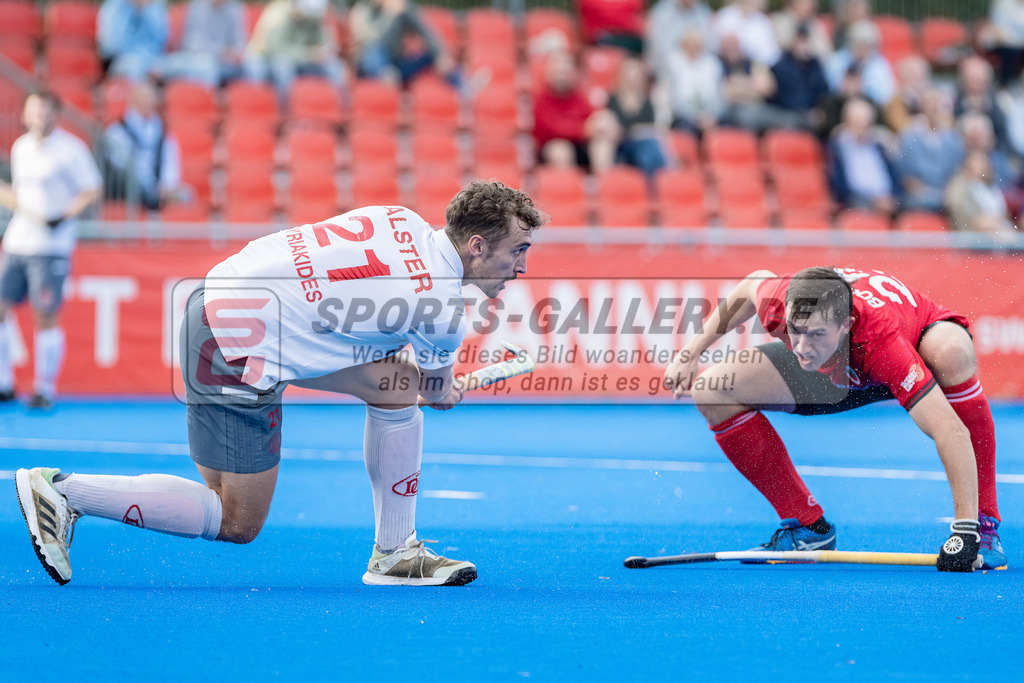 HK_20230930_104781 | 1.Bundesliga Herren Crefelder HTC - Club an der Alster am 30.9.2023 CHTC, Krefeld ,Daniel Kyriakides ( Claub an der Alster ) , Boomes Anton ( Crefelder HTC #23 )