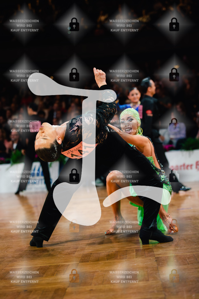 GOC 2025 - WDSF GrandSlam Latin 19th (141) Haobin Gao _ Jingqian Jiao (China)-2025-08-23-3143 | Webshop for digital downloads and prints of dance sport, event & show photographer Julian Link - Realisiert mit Pictrs.com