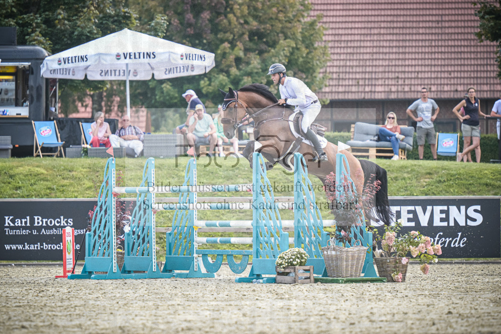 DOS_3333 | Entdecke hochwertige Reitturnierfotos von Foto Oger. Professionell, emotional und authentisch – jetzt Lieblingsmomente im Shop bestellen.Deutschlandweite Turnierfotografie. - Realisiert mit Pictrs.com