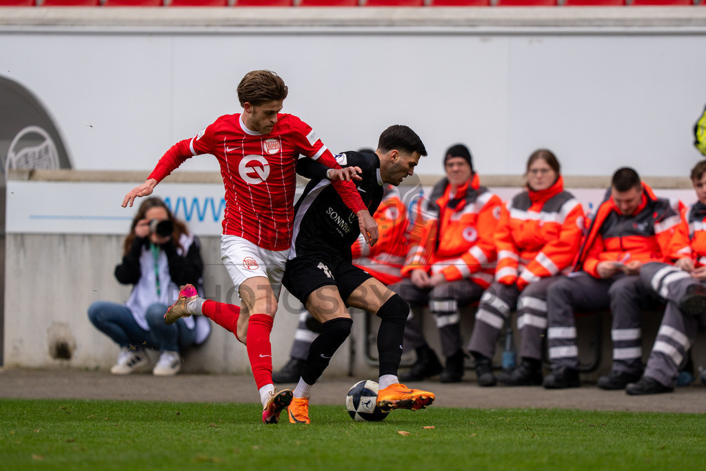 Kickers Offenbach vs. SG Sonnenhof Grossaspach, Fussball, Regionalliga Suedwest, 24. Spieltag, 14.03.2026 | Mert Tasdelen (SG Sonnenhof Großaspach, #10),Kickers Offenbach vs. SG Sonnenhof Grossaspach, Fussball, Regionalliga Suedwest, 24. Spieltag, 14.03.2026Foto: photosbyphips/Philip Ziegler