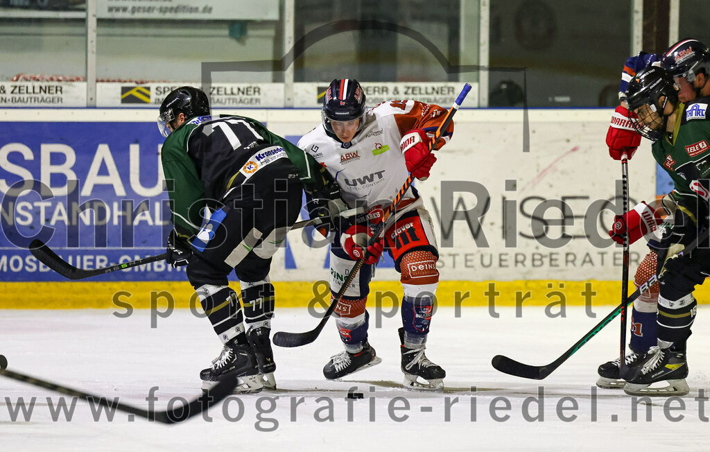 2023-03-03_092_TSV_Erding_gegen_ESC_Kempten | Erding, Deutschland, 03.03.2023:
Eishockey, Bayernliga Playoffs 2022 / 2023, Viertelfinale, TSV Erding gegen ESC Kempten, Endergebnis: 9:3

Philipp Michl (Erding Gladiators, #77)

Foto: Christian Riedel / fotografie-riedel.net