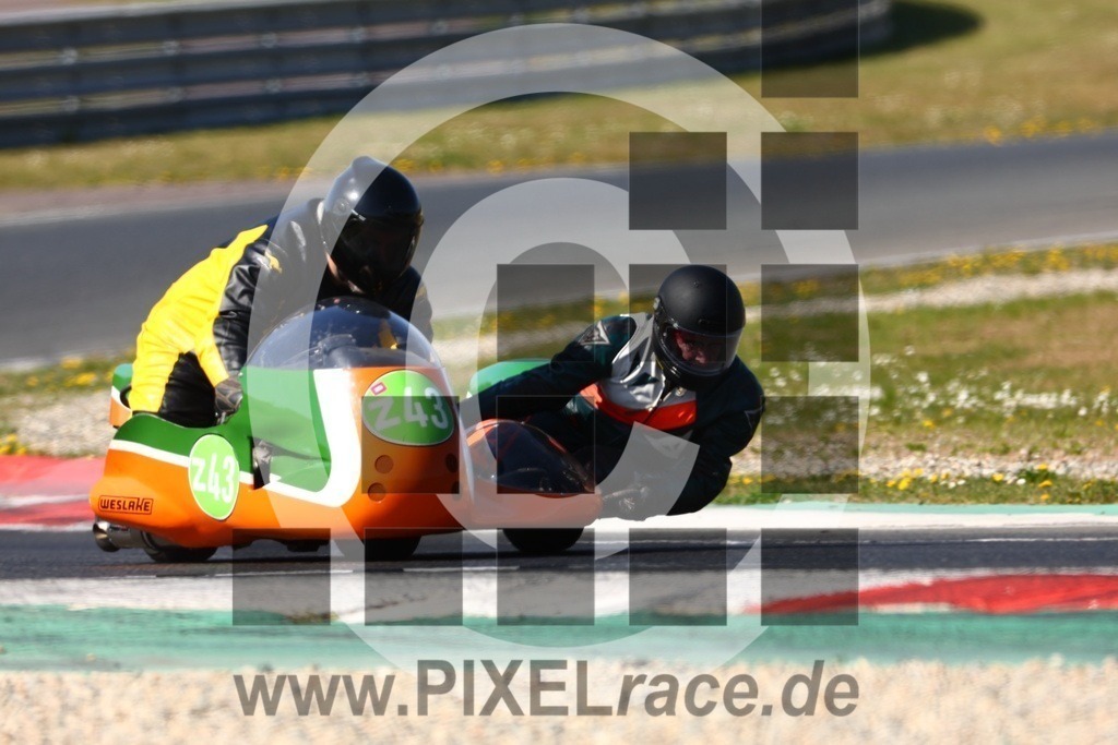 0z43-20250412_02654 | Schöne Erinnerungen an spannende Momente - das festzuhalten ist unser Job. PIXELrace.de ist seit 2003 auf den Rennstrecken Europas unterwegs um die Action draußen beim Fahren und die wunderbare Stimmung imm Fahrerlager für euch einzufangen.