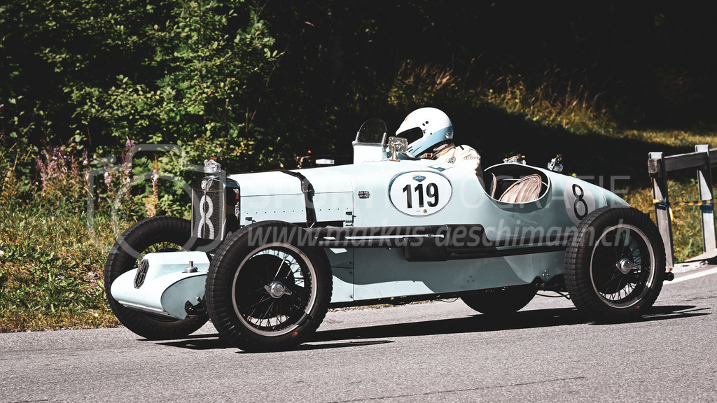19. Arosa ClassicCar 2023 - 1. September 2023 | 19. Arosa ClassicCar 2023
Arosa, Schweiz
Sonderegger Daniel aus Wangen ZH mit der Startnummer 119 in einem MG Q, Jahrgang 1932, in der Klasse Alpine Performance.
@arosaclassiccar, @arosa.official, #arosaclassiccar, #arosa, #76curves, #classiccar
Bild: Sportfotografie Markus Aeschimann | www.markus-aeschimann.ch - Realisiert mit Pictrs.com