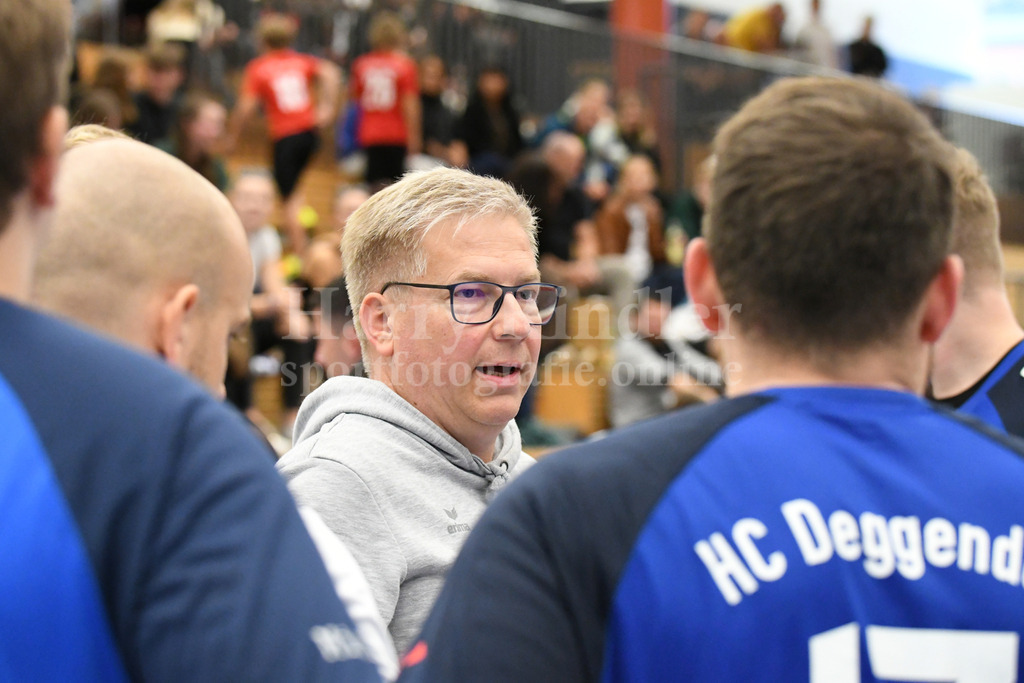 HC Deggendorf : TSV Rottenburg | HC Deggendorf : TSV RottenburgEndergebnis 34:21Kai-Uwe Herrlich  (Trainer HC Deggendorf) - Realisiert mit Pictrs.com