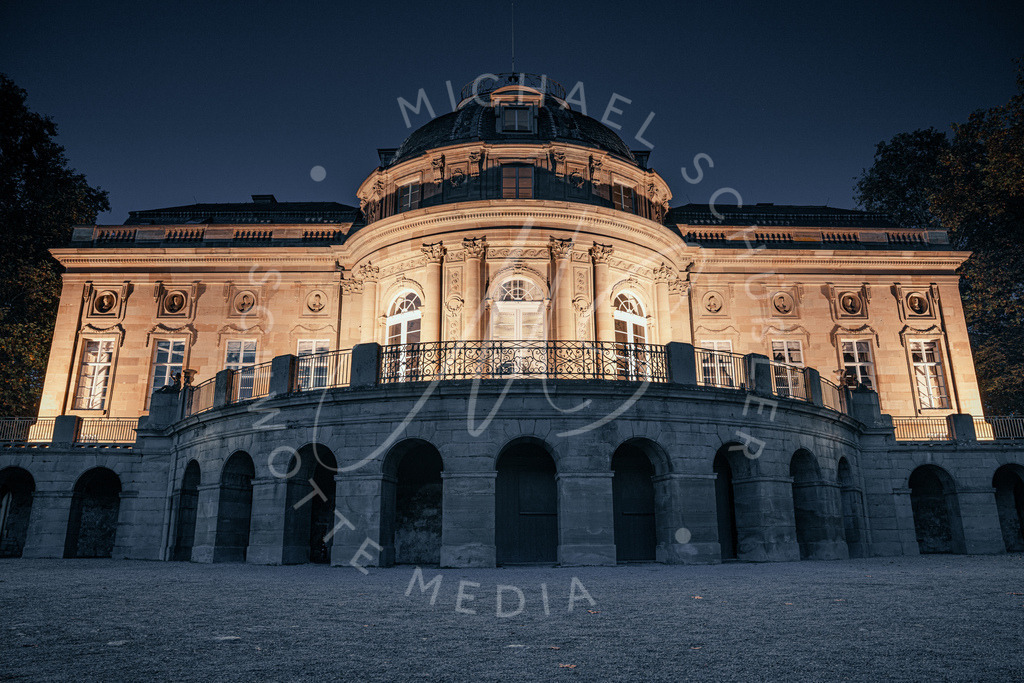 2024-10-29 Schloss Monrepos Herbst 052 | Schwotte Media - Realisiert mit Pictrs.com