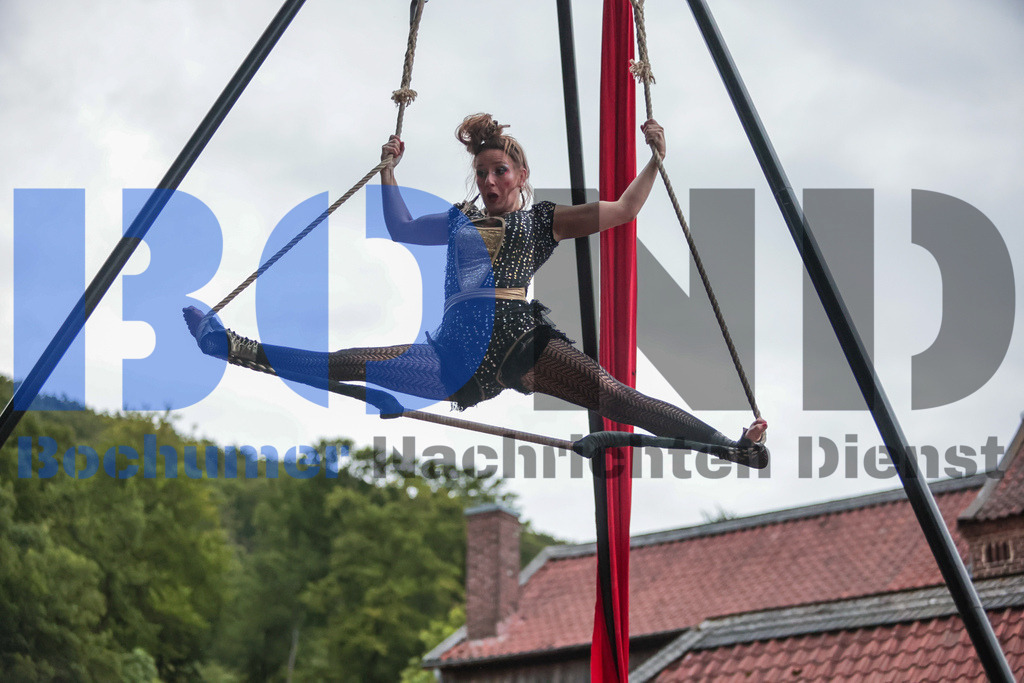 SES_MKRLHE20250705-95 | bond - Realisiert mit Pictrs.com