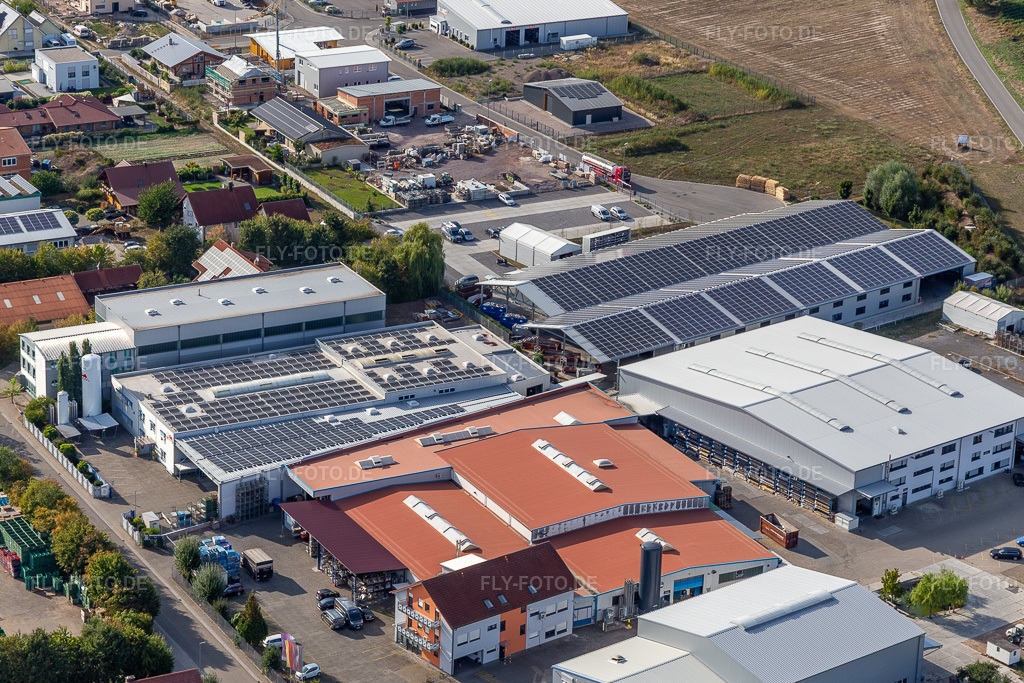 Luftbild: Gewerbegebiet und Firmenansiedlung Im Gereut mit WWS Metallformen GmbH und HGGS LaserCUT GmbH & Co. KG in Hatzenbühl im Bundesland Rheinland-Pfalz in Deutschland. Foto: IMG_117366.jpg vom 06.09.2019 durch Werner Riehm/FLY-FOTO.de