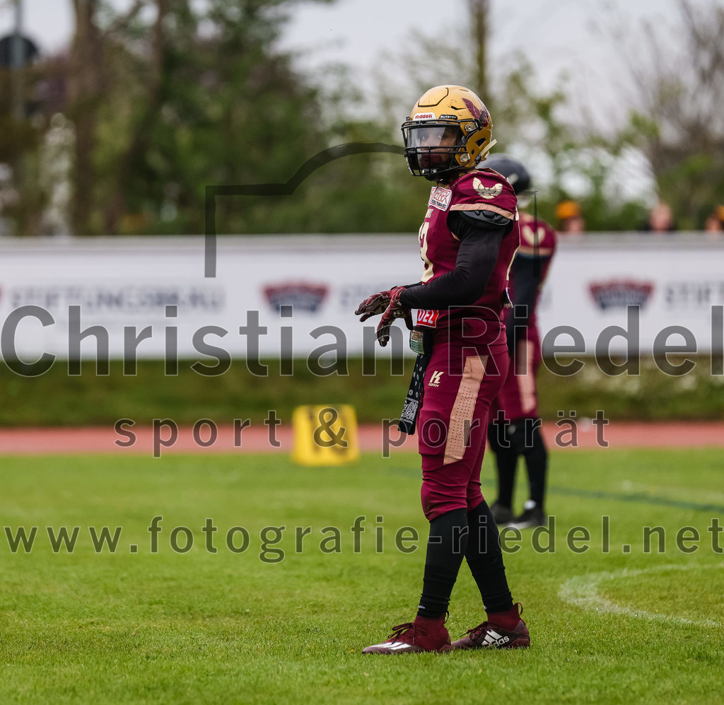 2022-04-30_107_Erding_Bulls_gegen_Regensburg_Phoenix | Erding, Deutschland, 30.04.2022:
Football, Regionalliga 2022, 1. Spieltag, Erding Bulls gegen Regensburg Phoenix

Foto: Christian Riedel / fotografie-riedel.net