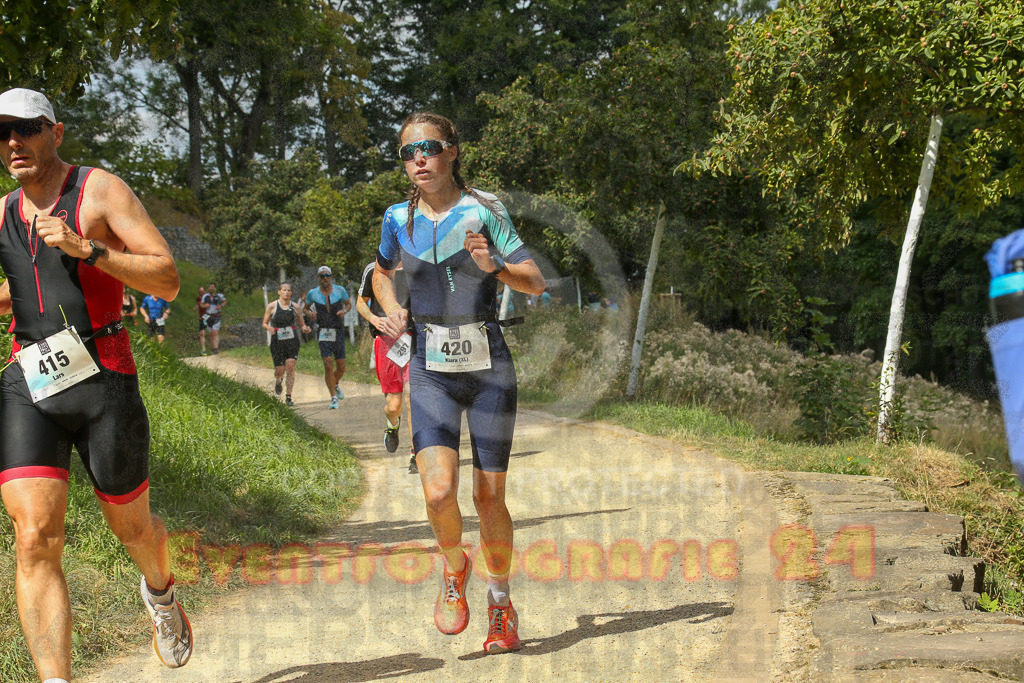 250824_1342_EX1_3297 | Sportfotografie im Rhein-Sieg Kreis, Köln, Bonn, NRW, Rheinland Pfalz, Hessen, etc. Unser Tätigkeitsfeld umfasst den Laufsport vom Volkslauf über den Marathon, Duathlon, Triathon bis zum Ultralauf wie Kölnpfad Ultra oder Schindertrail.