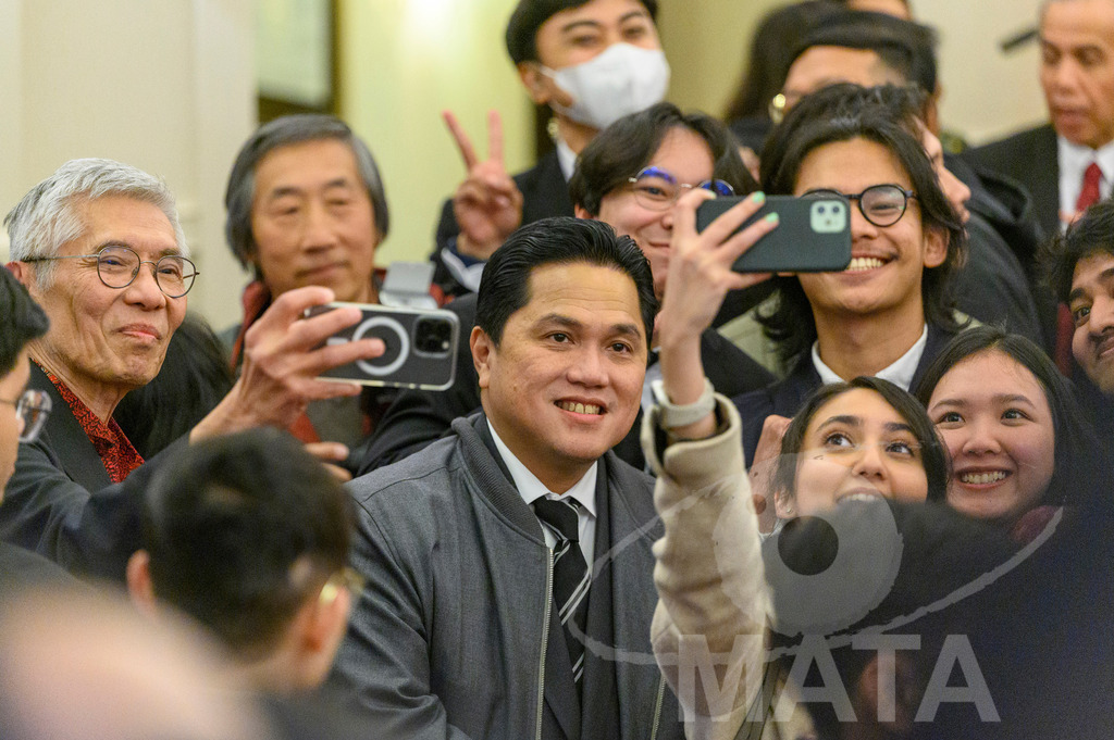 _DWA5540 | Welcoming Jokowi Widodo's arrival by the Indonesian people at Kastens Luisenhof Hotel in the context of the opening of Hannover Messe with Indonesia as Country Partner. Hannover, 15.04.2023 - Realisiert mit Pictrs.com