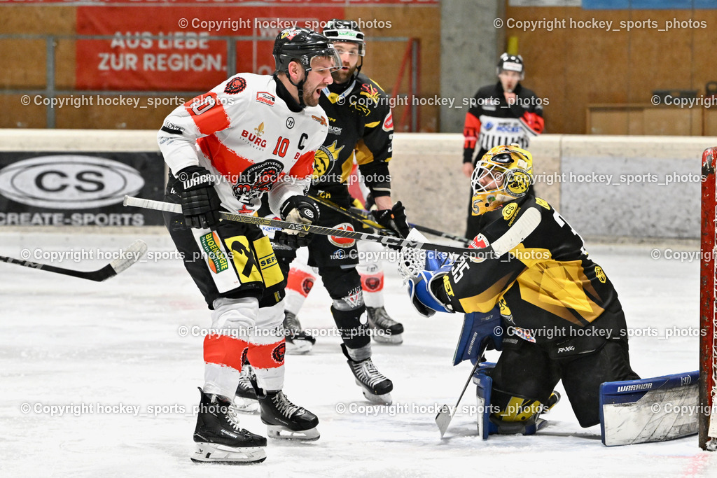 EC MET PHOTOVOLTAIK HORNETS SPITTAL vs. EV ZELTWEG MURTAL LIONS | #35 Egger Luca EC Hornets Spittal, #10 Sulzer Mario EV ZELTWEG MURTAL LIONS, #38 Zorec Marco EC Hornets Spittal, EC MET PHOTOVOLTAIK HORNETS SPITTAL vs. EV ZELTWEG MURTAL LIONS, EC MET PHOTOVOLTAIK HORNETS SPITTAL vs. EV ZELTWEG MURTAL LIONS am 08.02.2026 in Spittal an der Drau (Eissportzentrum Spittal), Austria, (Photo by Bernd Stefan)