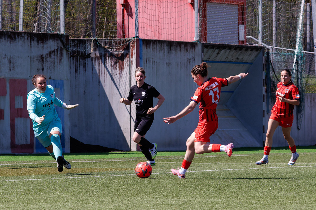 20260426-FCH-Hohenmemmingen_067 | 1.FC Heidenheim 1846 II vs. SGM Hohenmemmingen/Sontheim, Fußball, Frauen, Bezirksliga Meisterrunde, 2025/2026, 1. Spieltag, 26.04.2026 in Heidenheim, Kunstrasen b. Voith-Arena West(Foto: Michael Bulling) - Realisiert mit Pictrs.com