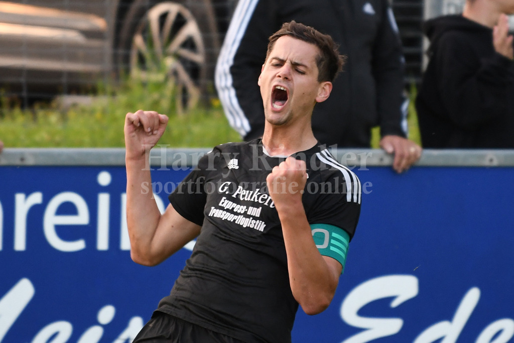  TSV Seebach : ASV Burglengenfeld | Kilian Schwarzmueller (TSV Seebach #5) Torjubel  - Realisiert mit Pictrs.com