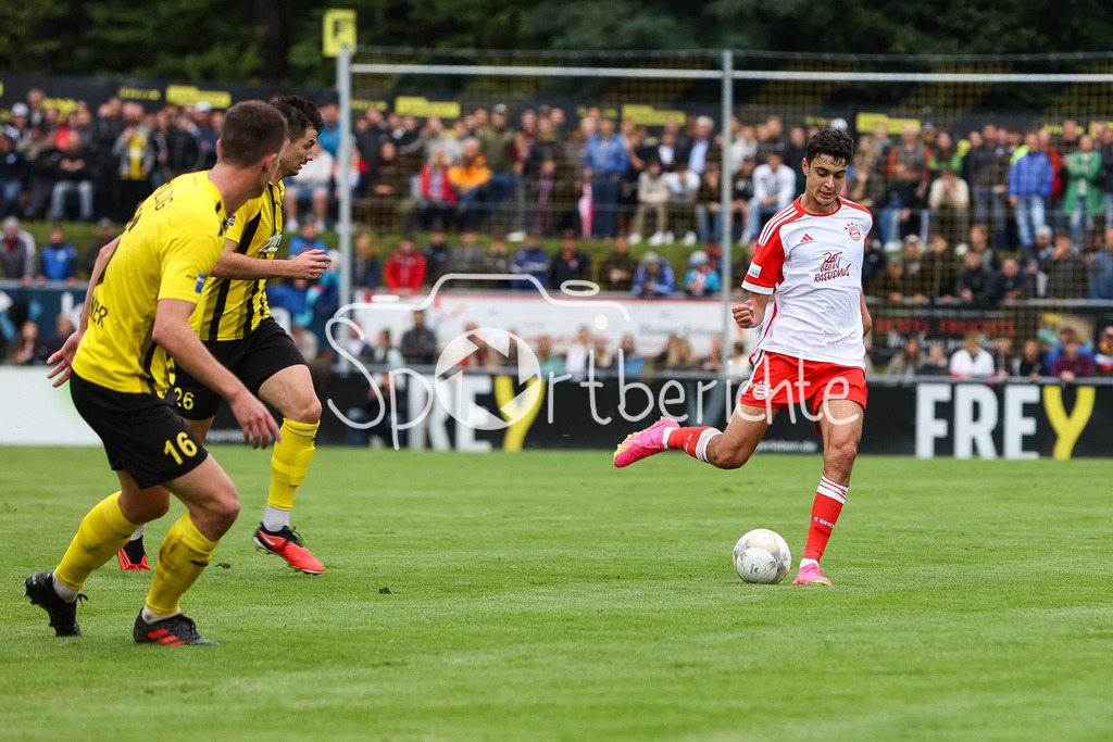 DJK Vilzing - FC Bayern Amateure | Aleksandar PAVLOVIC (FCB #6) am Ball / Pass / Duell