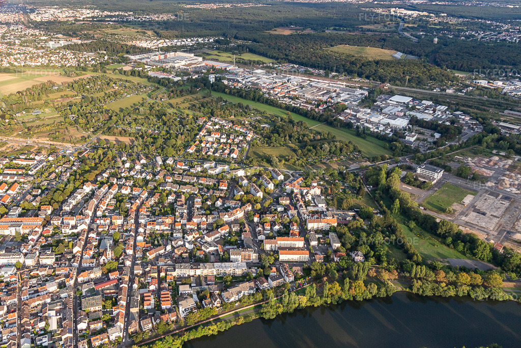 Luftbild: Fluss- Uferbereichen des Main im Ortsteil Bürgel am Main im Ortsteil Offenbach-Bürgel in Offenbach im Bundesland Hessen in Deutschland. Foto: IMG_117528.jpg vom 10.09.2019 durch Werner Riehm/FLY-FOTO.de