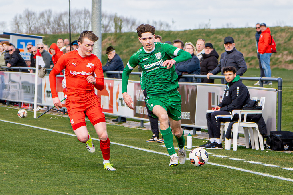 Fußball I Herren I Saison 2025-2026 I Bezirksliga Weser-Ems 4 I 26. Spieltag I VFL Oythe - SV Hansa Friesoythe I 20321 | jns.sportfotos - Realisiert mit Pictrs.com