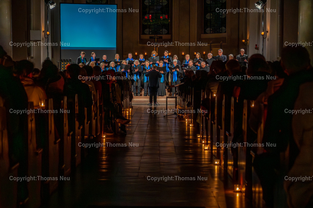 Sankt_Georg_Bensheim_Kirche_Kerzenschein_Fotografie_Thomas-Neu-2 | Die Bensheimer Stadtkirche St. Georg bei einem Konzert bei Kerzenschein am 3.Advent, ,Bild: Thomas Neu