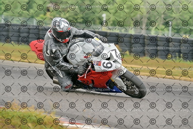 25bt05-0940 | markuskiefer.com - Realisiert mit Pictrs.com