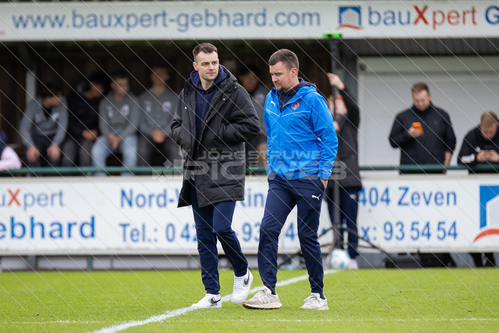 20251004_Picselweb-Fotografie_1R3_3011_web | Bezirkspokal Viertelfinale, SV Ahlerstedt/Ottendorf - SV Drochtersen/Assel II, Ergebnis 0:3. Foto: Jörg Struwe - picselweb.de - Realisiert mit Pictrs.com