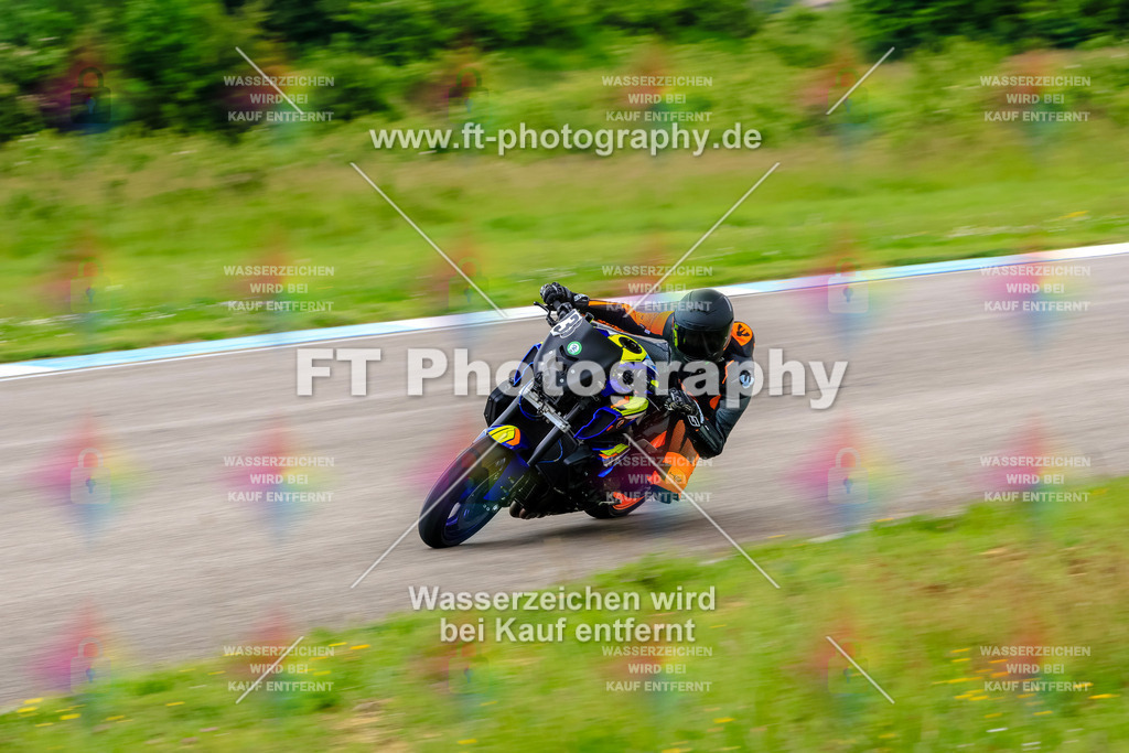 MotoTeam-3540 | Hier findet Ihr Bilder von Touristenfahrten auf der Nürburgring Nordschleife oder von anderen Veranstaltungen die ich besucht habe. Viel Spass beim Durch Schauen 