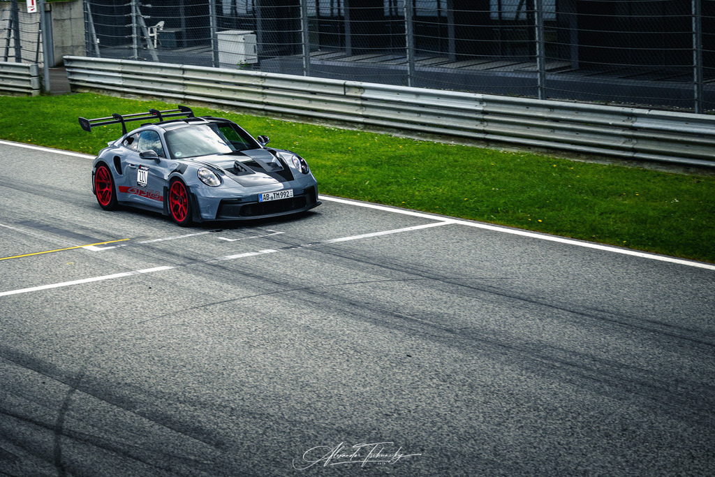 R6PZ1194 _Alexander Tschuncky | Entdecken Sie die faszinierende Welt von Alexander Tschuncky Arts: Kreative Fotografie, atemberaubende Automobilkunst und hochwertiger Bilderdruck. Lassen Sie sich inspirieren! - Realisiert mit Pictrs.com