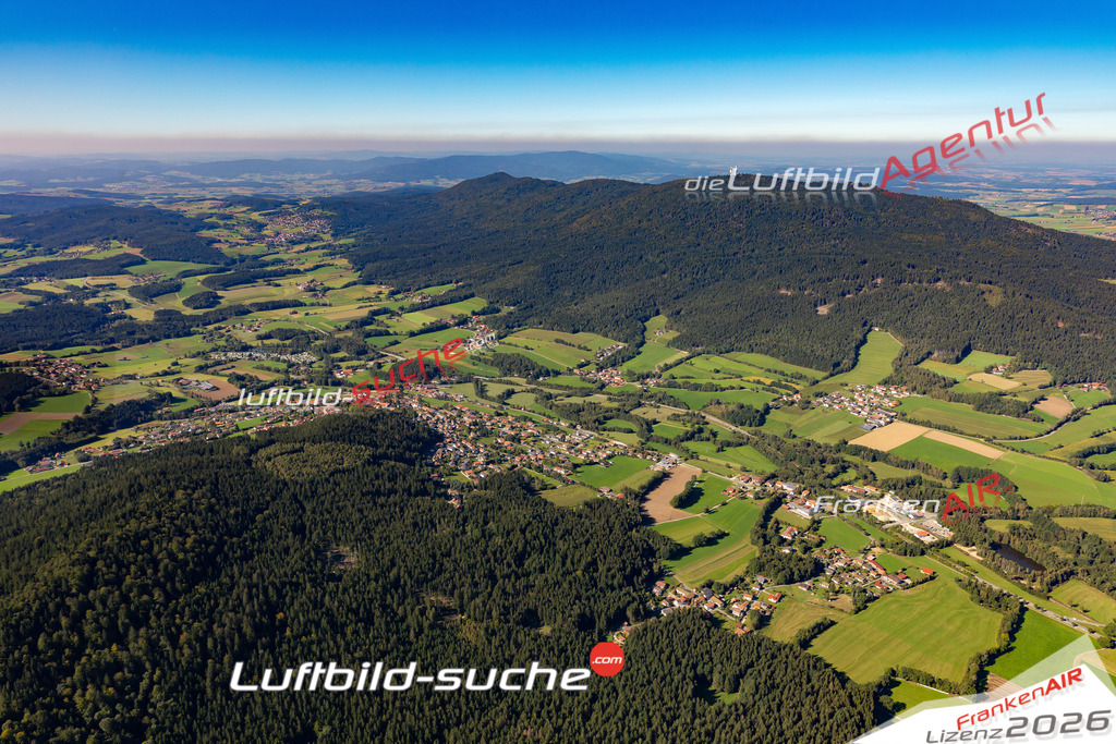 Das Luftbild der Stadt Hohenwarth wurde 2021 vom Flugzeug heraus erstellt (keine Drohne) Aufnahmehöhe ca.450 Meter- hohe Bildauflösung und Druck-Qualität garantiert!