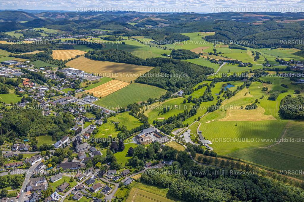 Sundern240708912 | Luftbild, Schloss Haus Amecke, Veranstaltungen und Events, umgeben von grünen Wiesen und Feldern, höre Landschaft mit Blick ins Sauerland, Amecke, Sundern, Sauerland, Nordrhein-Westfalen, Deutschland