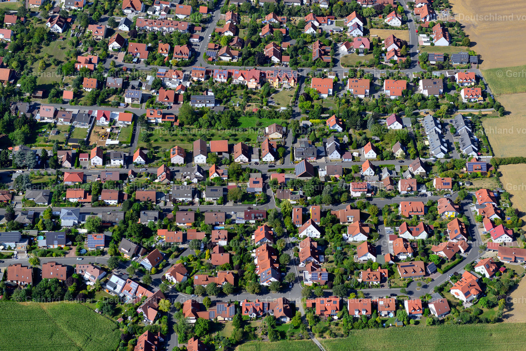 3650402 | ROTTENBAUER 31.08.2016 Wohngebiet - Mischbebauung der Mehr- und Einfamilienhaussiedlung  in Rottenbauer im Bundesland Bayern, Deutschland // Residential area - mixed development of a multi-family housing estate and single-family housing estate  in Rottenbauer in the state Bavaria, Germany Foto: Gerhard Launer